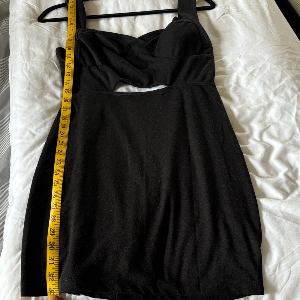 Black Sleeveless Cutout Dress - Picture 5 of 7